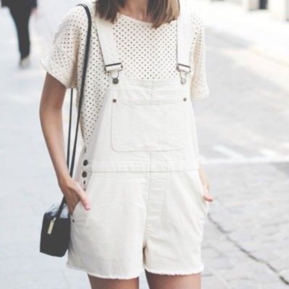 🏳️White denim overalls
